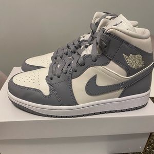 WMNS AIR JORDAN 1